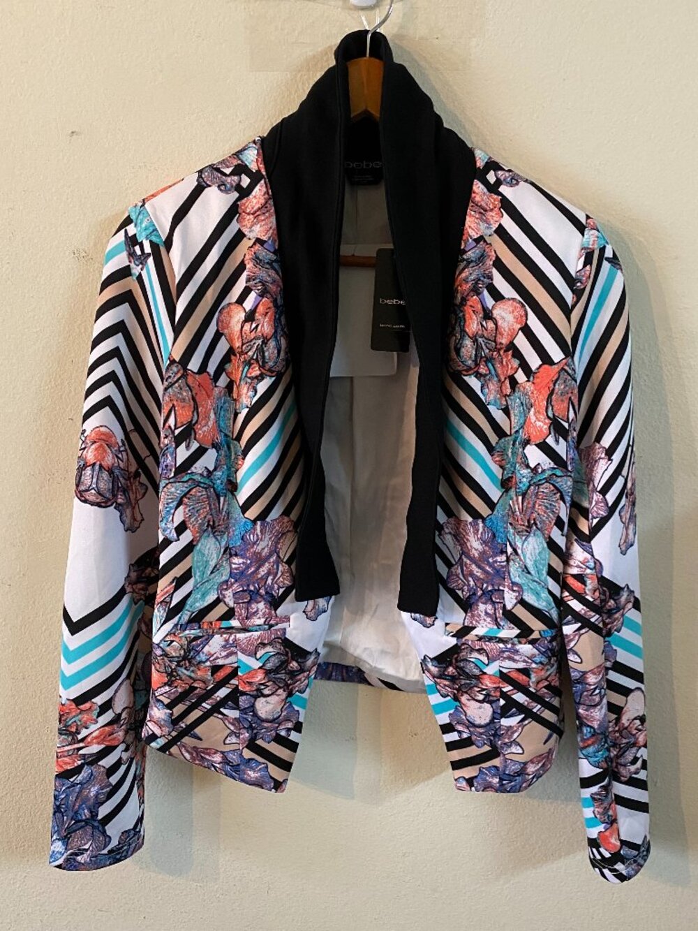 BEBE XS MULTI-COLOR BLAZER
